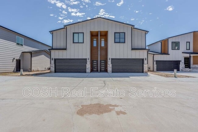 Building Photo - 8541 W 37th St N