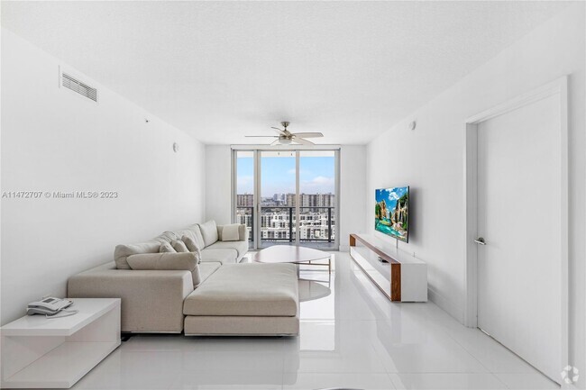 Building Photo - 300 Sunny Isles Blvd Unit 4-1903 Rental