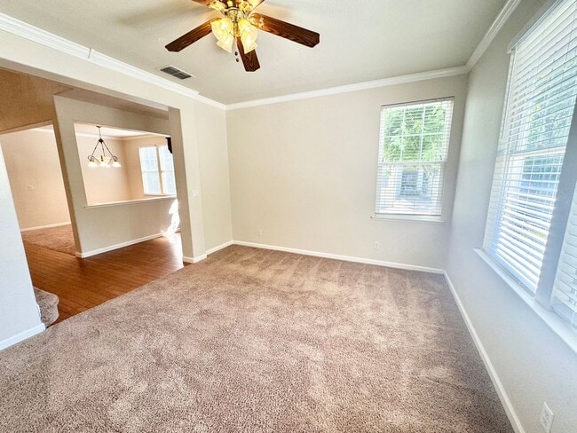 Photo - Beautiful 5 bed 3 bath Home in Wildhorse