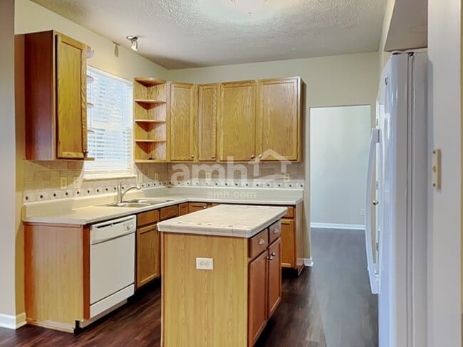 Photo - 6527 Sussex Dr