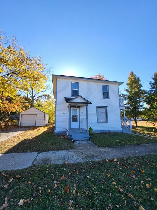 Building Photo - 233 Delaware Ave Unit 233 Delaware Ave #2