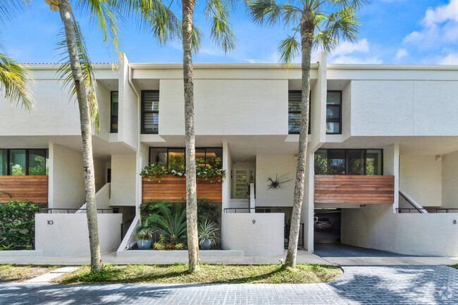 Building Photo - 2335 S Ocean Blvd Rental