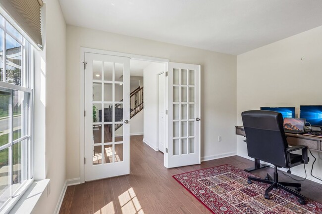 Photo - 1105 Deerfield Dr