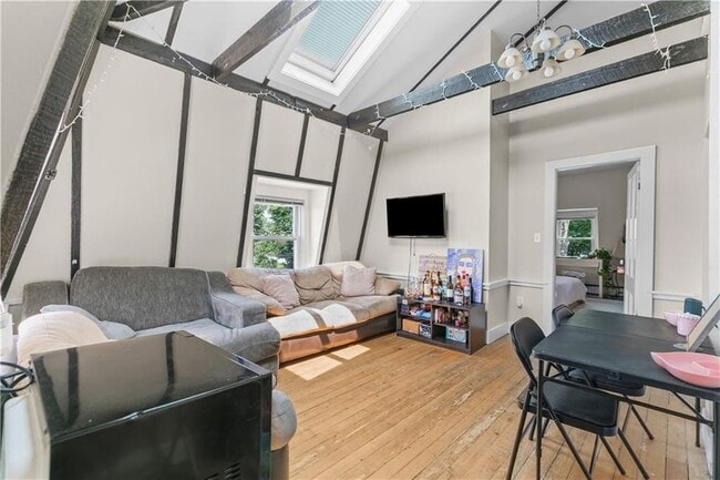 Photo - 501 Spring St