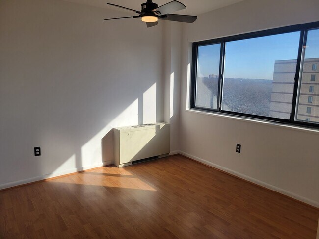 Photo - Lovely 3 BR/2 BA Top Floor Condo in Silver...
