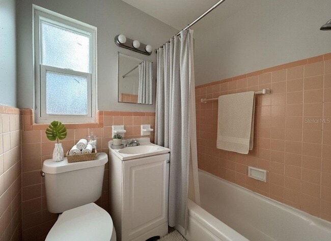 Photo - 900 40th St S