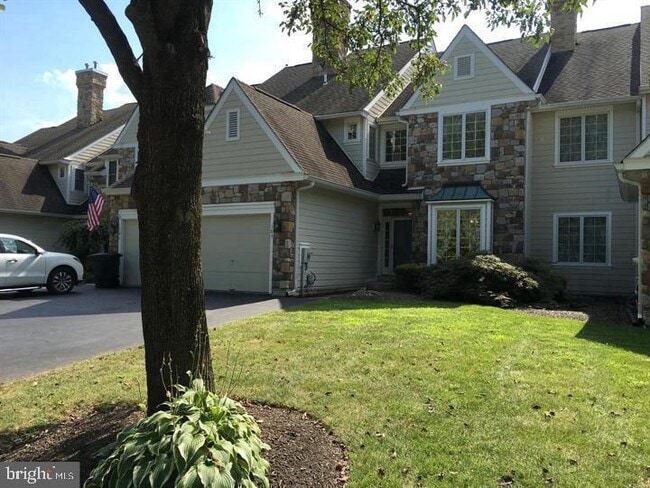 Photo - 185 Daylesford Blvd