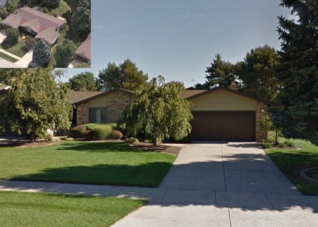 Building Photo - 117 Juniper Dr