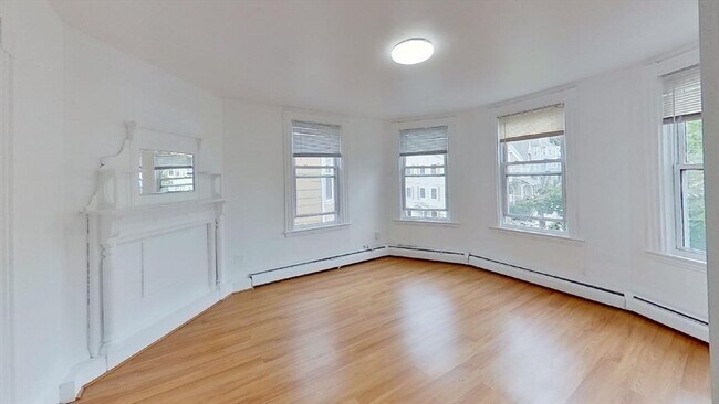 Photo - 60 Calumet St