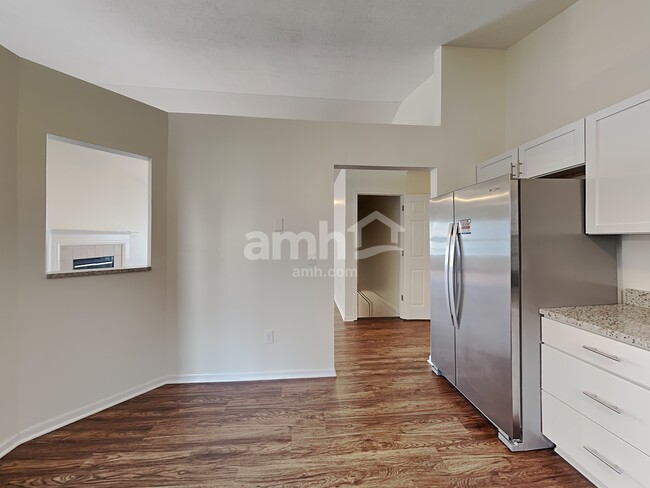Photo - 7888 Edgewater Dr