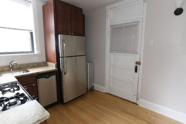 Photo - 2220 W Ainslie St Unit J01W