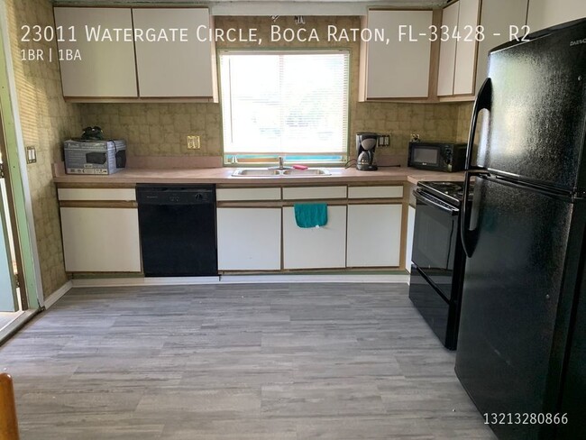Photo - 23011 Watergate Cir Unidad R2
