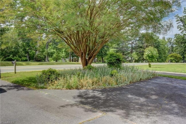 Photo - 2012 Richardson Dr