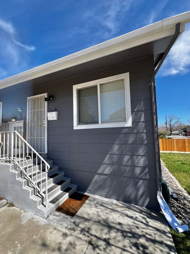 Photo - 561 Claremont St