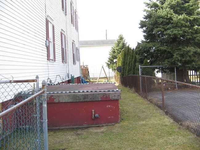 Photo - 1606-1608 Newport Ave