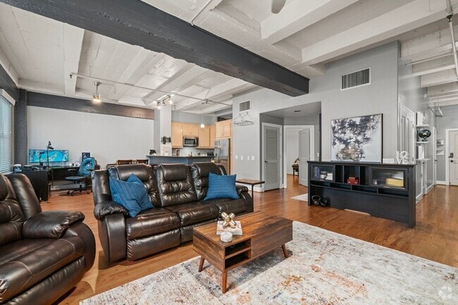 Building Photo - 1120 Texas Ave Unit 8D Rental