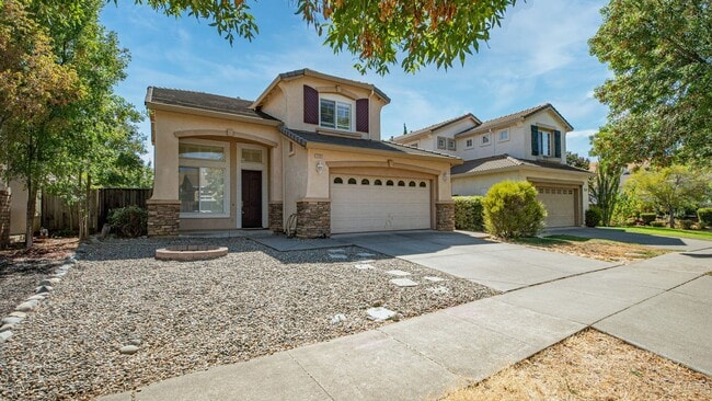 Building Photo - Rolling Hills Beauty! 4 Bedroom 3 Bath Rental