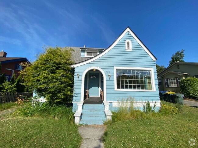 Building Photo - Centrally Located 3-Bed, 1-Bath Home with ...