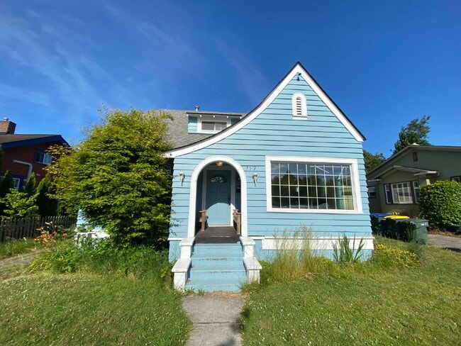 Centrally Located 3-Bed, 1-Bath Home with ... - Centrally Located 3-Bed, 1-Bath Home with ...
