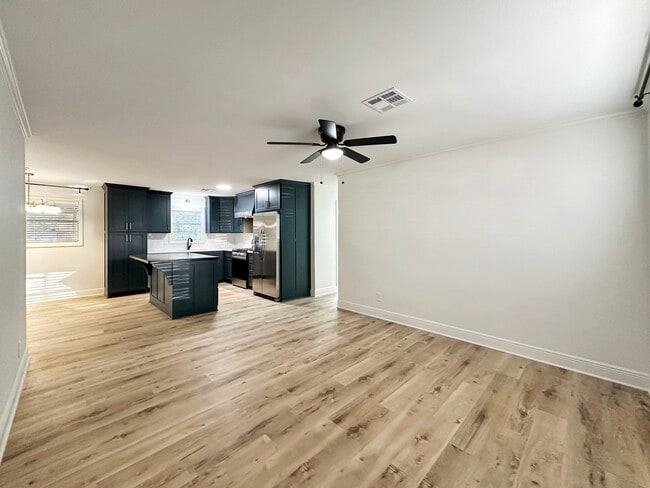 Photo - 180 Ada St