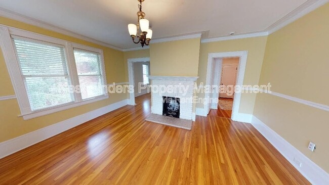 Building Photo - 2044 Forbes St Rental
