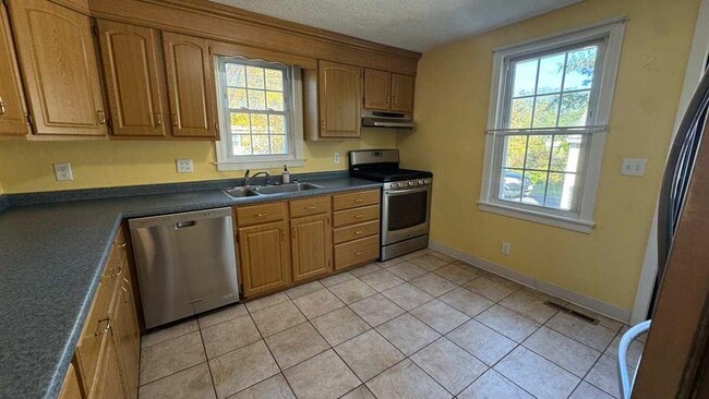 Photo - 15 Cloverdale St