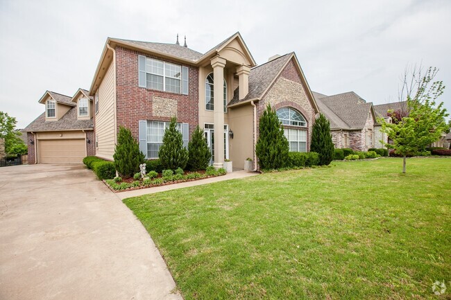 Building Photo - Gorgeous Jenks West Home On Cul-De-Sac!