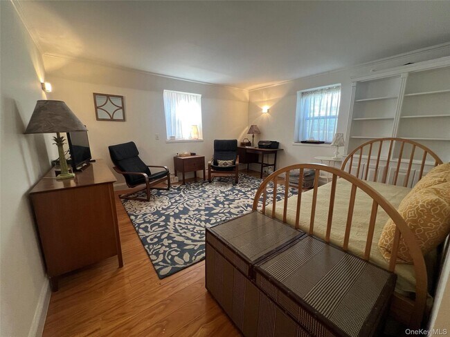 Photo - 240 Alpine Pl