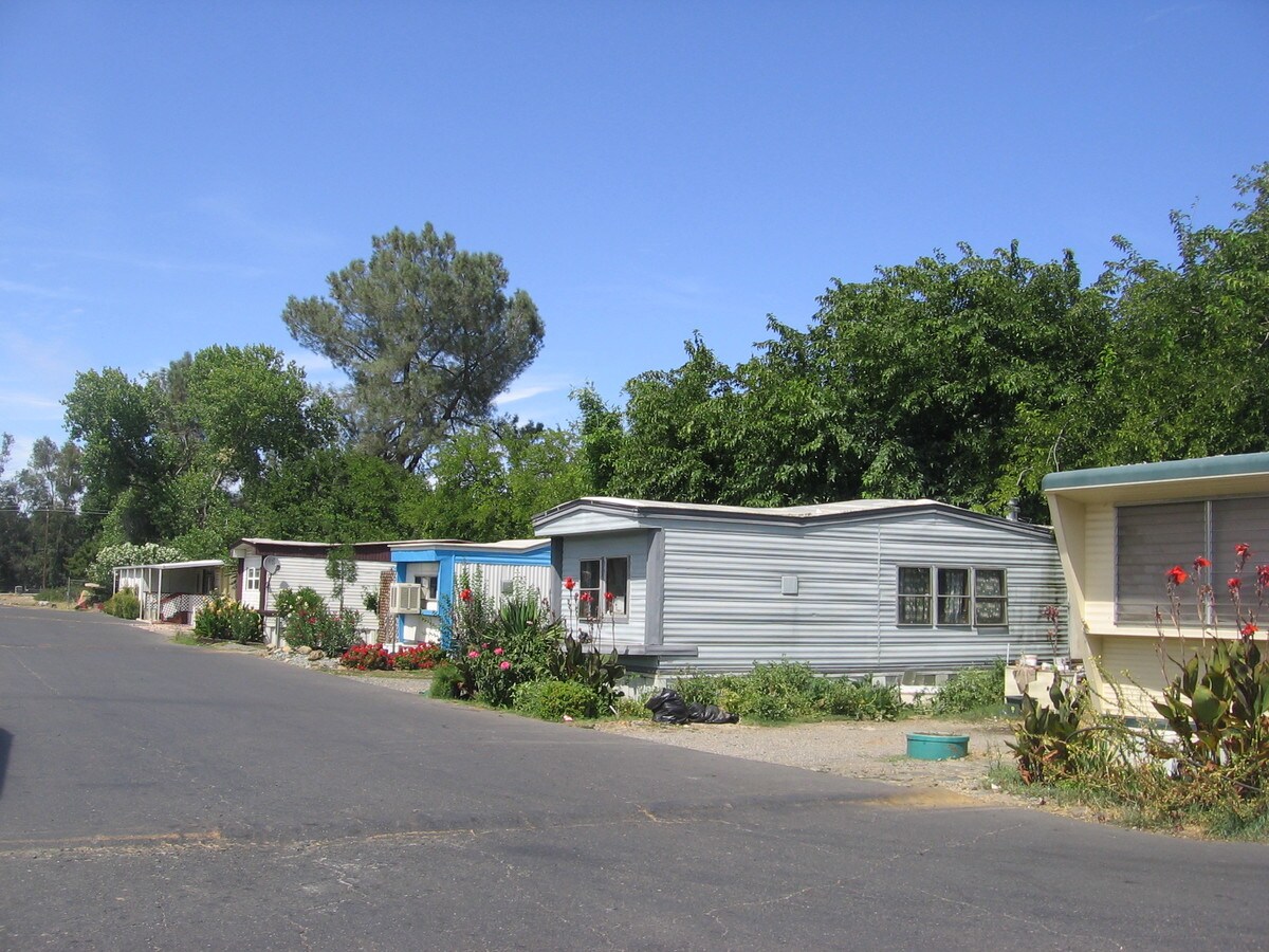 Photo - Golden Feather Mobile Home Park