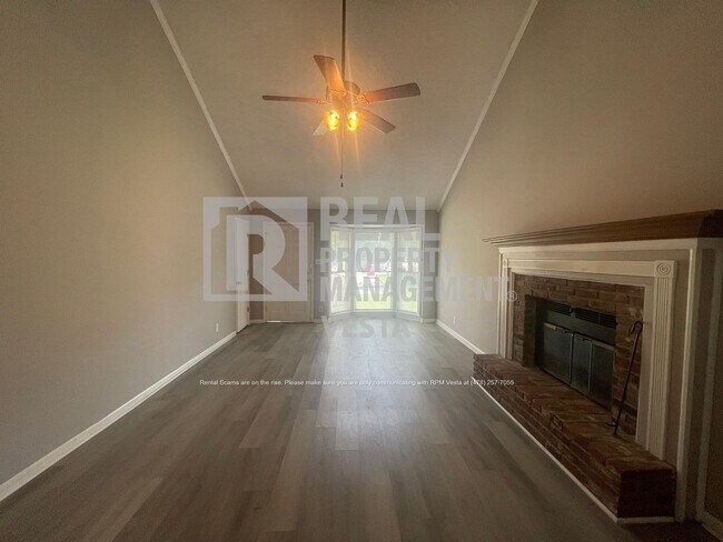 160 N Springs Ct