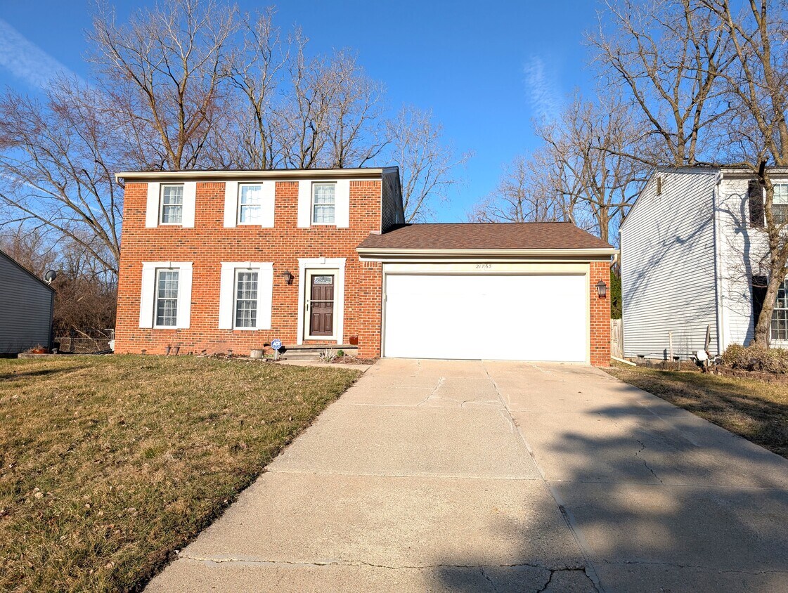 Outside - 21765 Flanders St (Farmington Hills, MI)