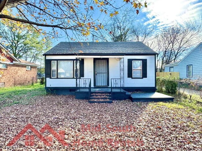 Building Photo - 2071 Hubert Ave