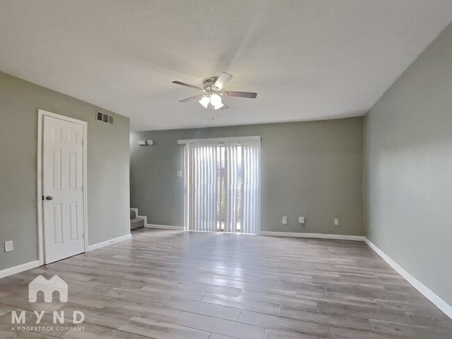 Photo - 21502 Millhouse Rd