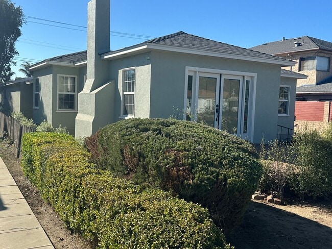 Photo - Cute NE 2 Bedroom, 1 Bath Home close to Hancock College