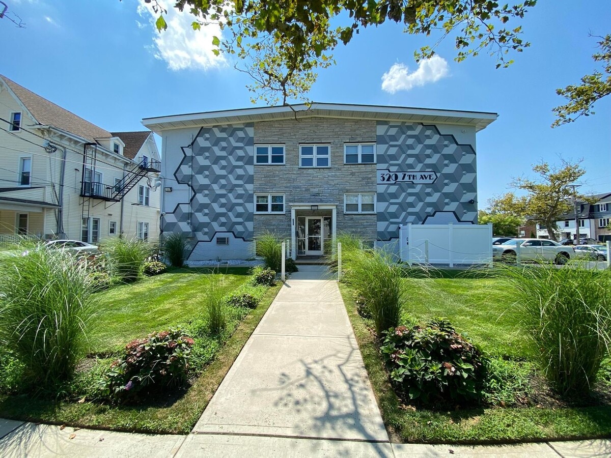 Photo - Colleen Apartments