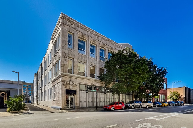 Building Photo - 1019 W Jackson Blvd Unit 3K