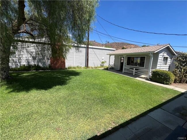 Photo - 150 E Lakeshore Dr