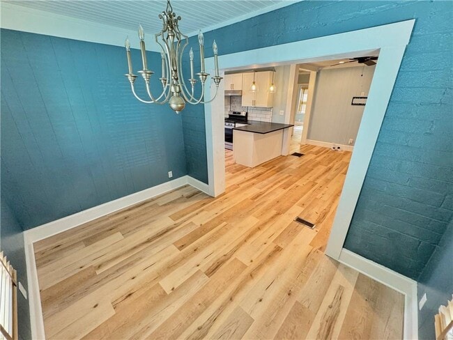 229 Aviation Rd SE