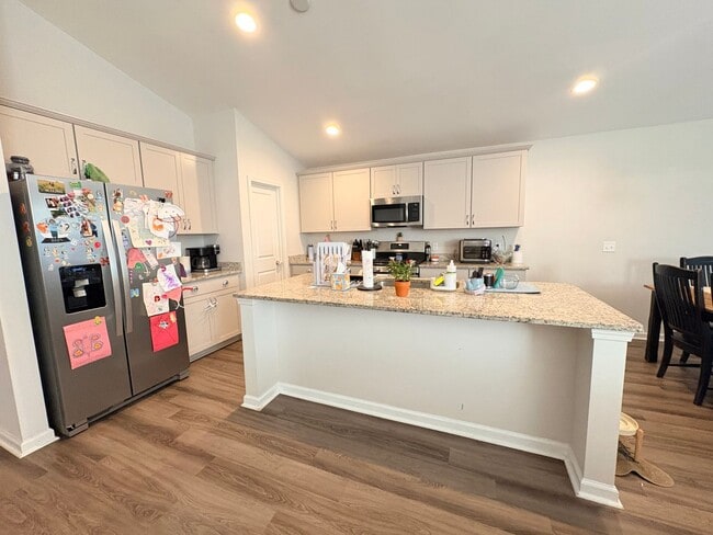 Photo - Welcome To Heritage New River Side