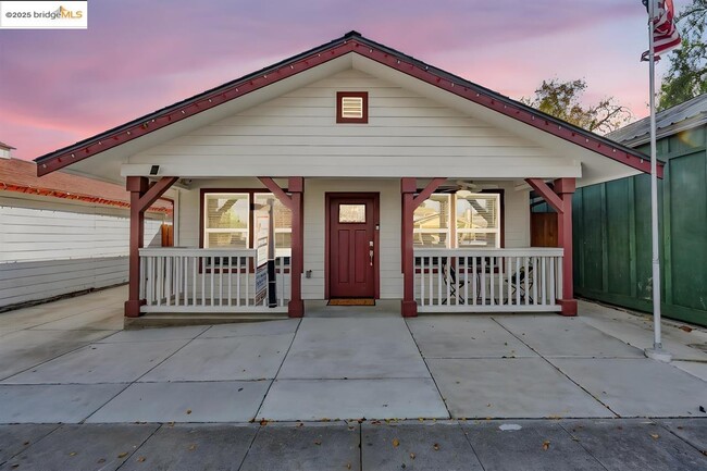 Photo - 507 Maple St