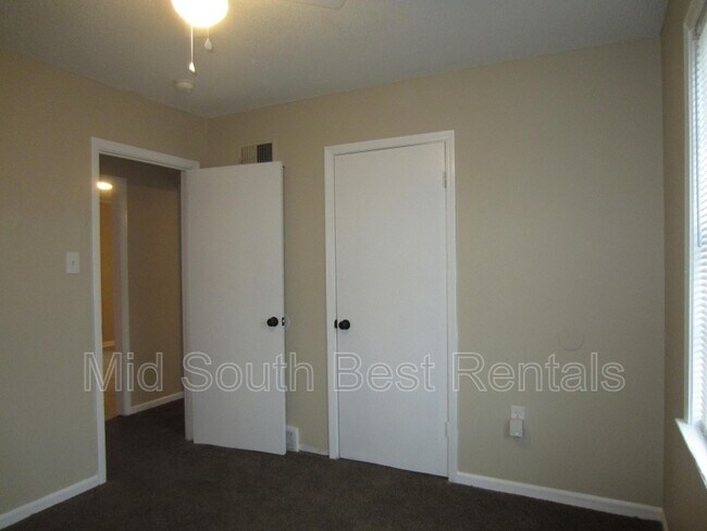 Photo - 4860 Faith Cove