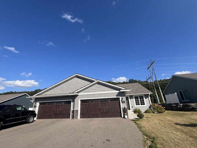 North Crossing Twin Home - North Crossing Twin Home
