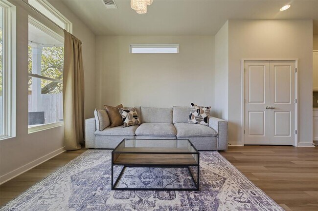 Photo - 17303 Emperador Dr