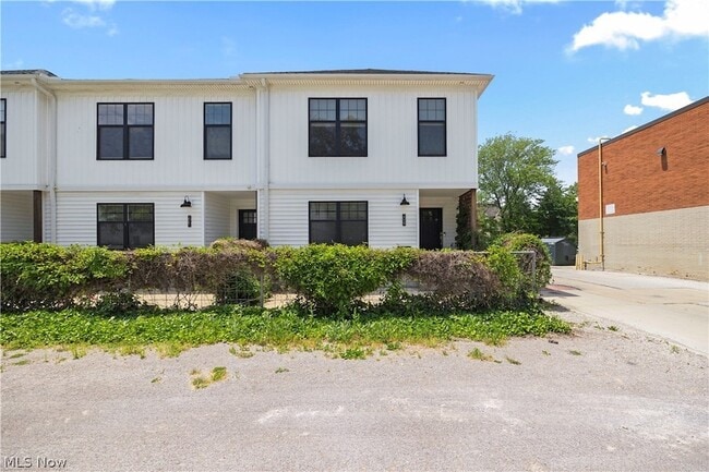 Photo - 2059 W 34th Pl