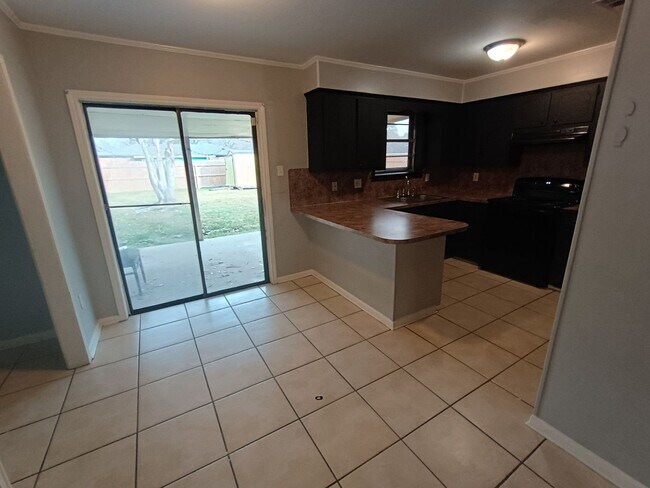 Photo - Rosedale, convenient to BR and DS