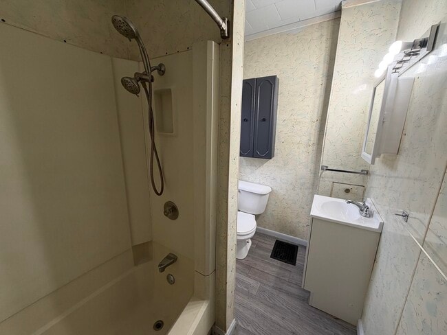 Photo - 1002 Williams-W