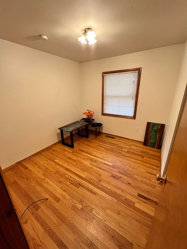 Photo - 125 Peyton St