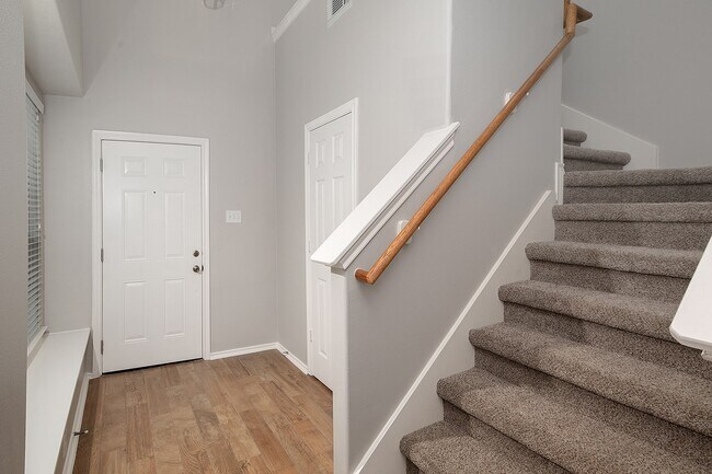 Photo - 247 W Stedhill Loop