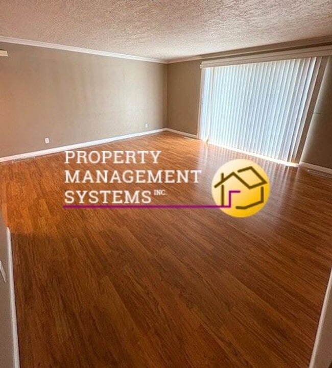 Building Photo - 2 Bedroom Condo in Millcreek!