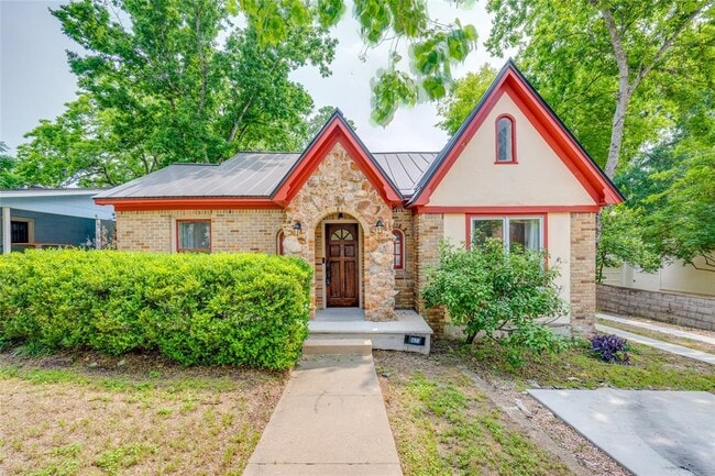 Building Photo - 1623 Palma Plaza